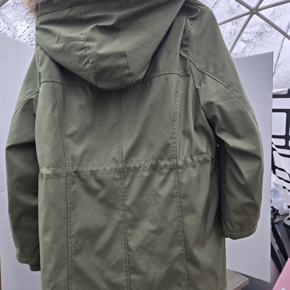 olive green winter parka features a warm, mixed-texture lining designed for cold - Picture 7 of 8